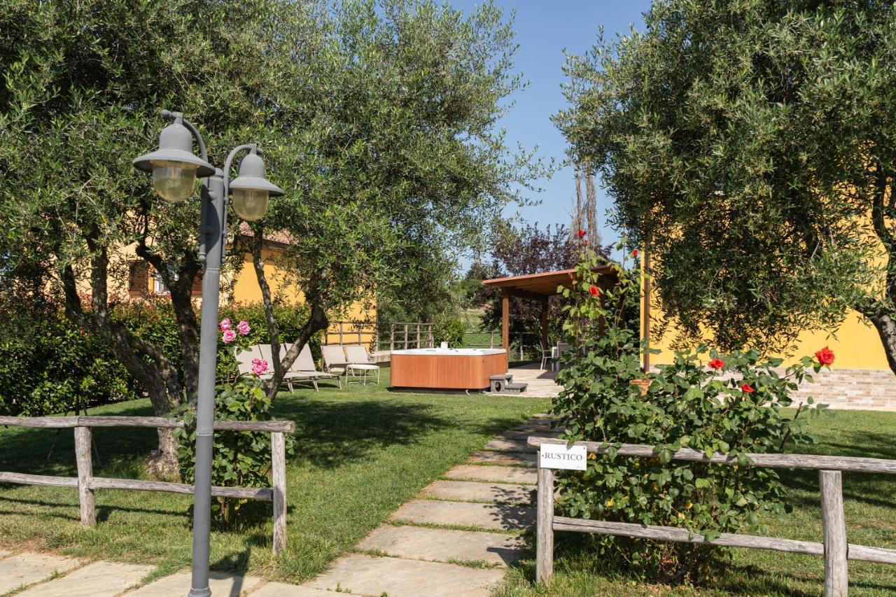 Ostra Vetere Montenovo Country House מראה חיצוני תמונה
