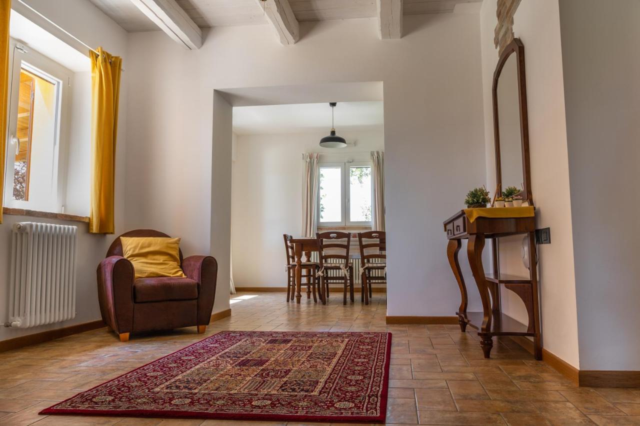 Ostra Vetere Montenovo Country House מראה חיצוני תמונה
