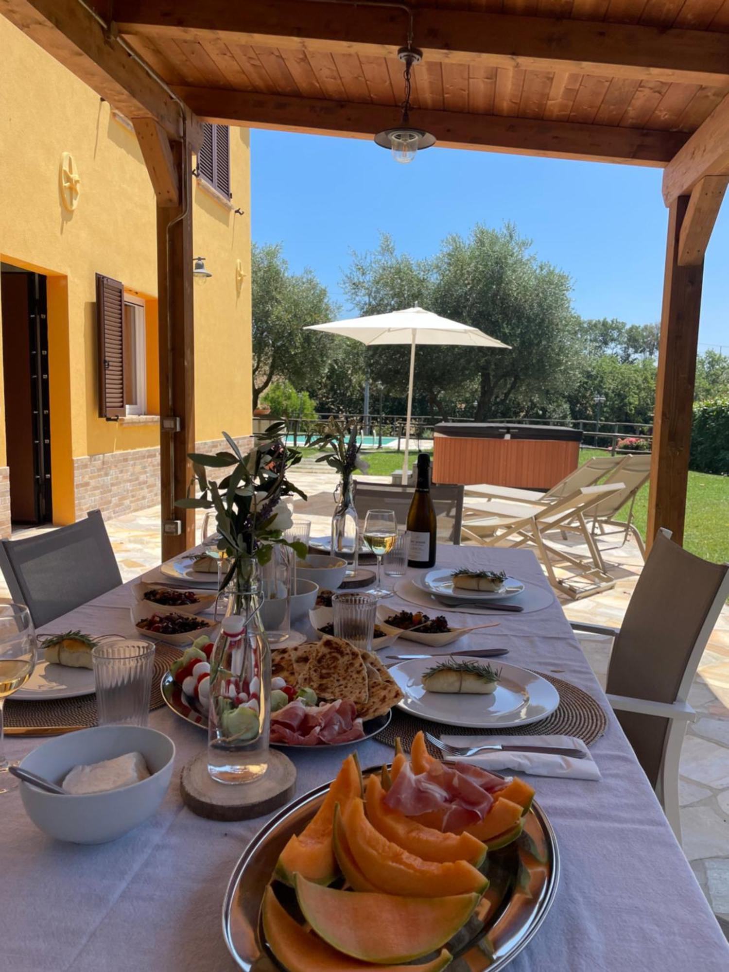 Ostra Vetere Montenovo Country House מראה חיצוני תמונה