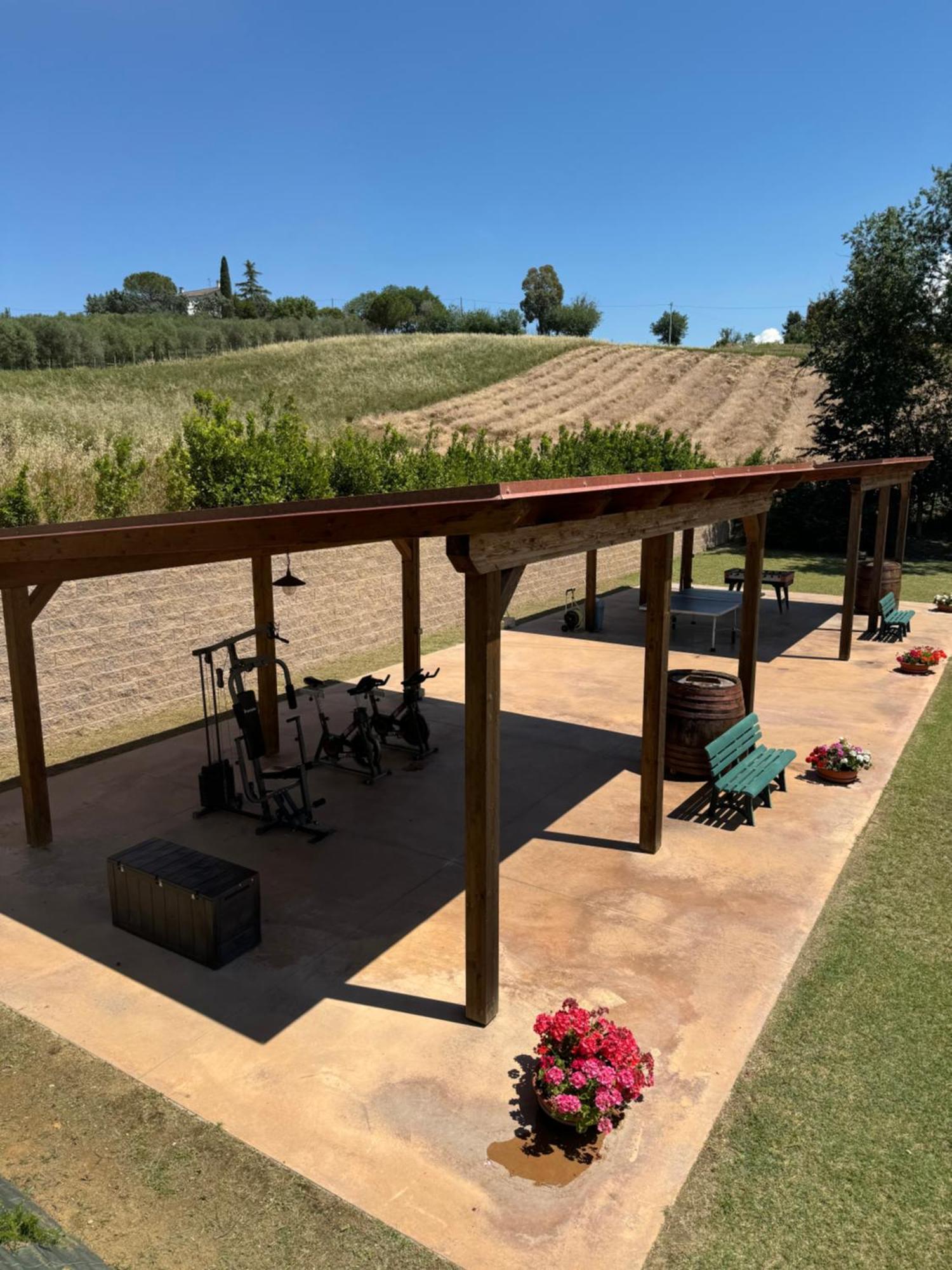 Ostra Vetere Montenovo Country House מראה חיצוני תמונה