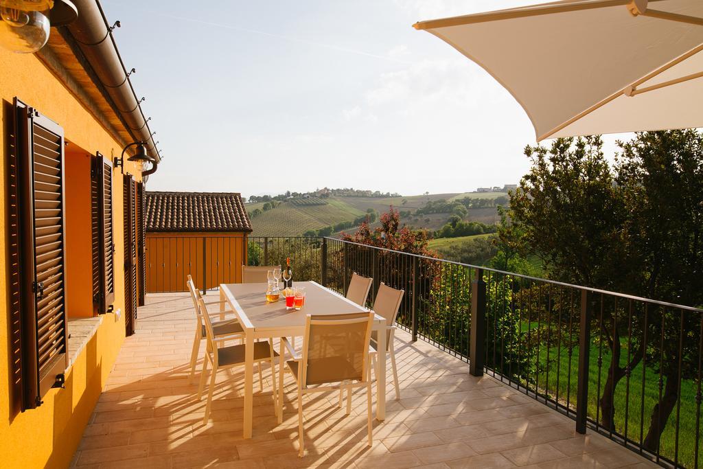 Ostra Vetere Montenovo Country House מראה חיצוני תמונה