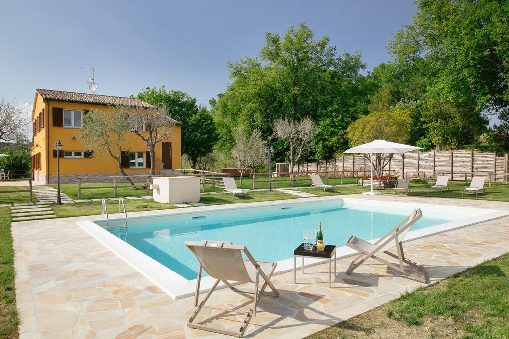 Ostra Vetere Montenovo Country House מראה חיצוני תמונה
