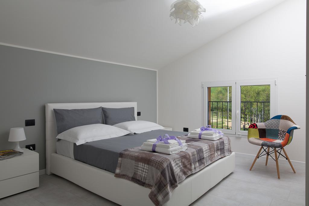 Ostra Vetere Montenovo Country House מראה חיצוני תמונה