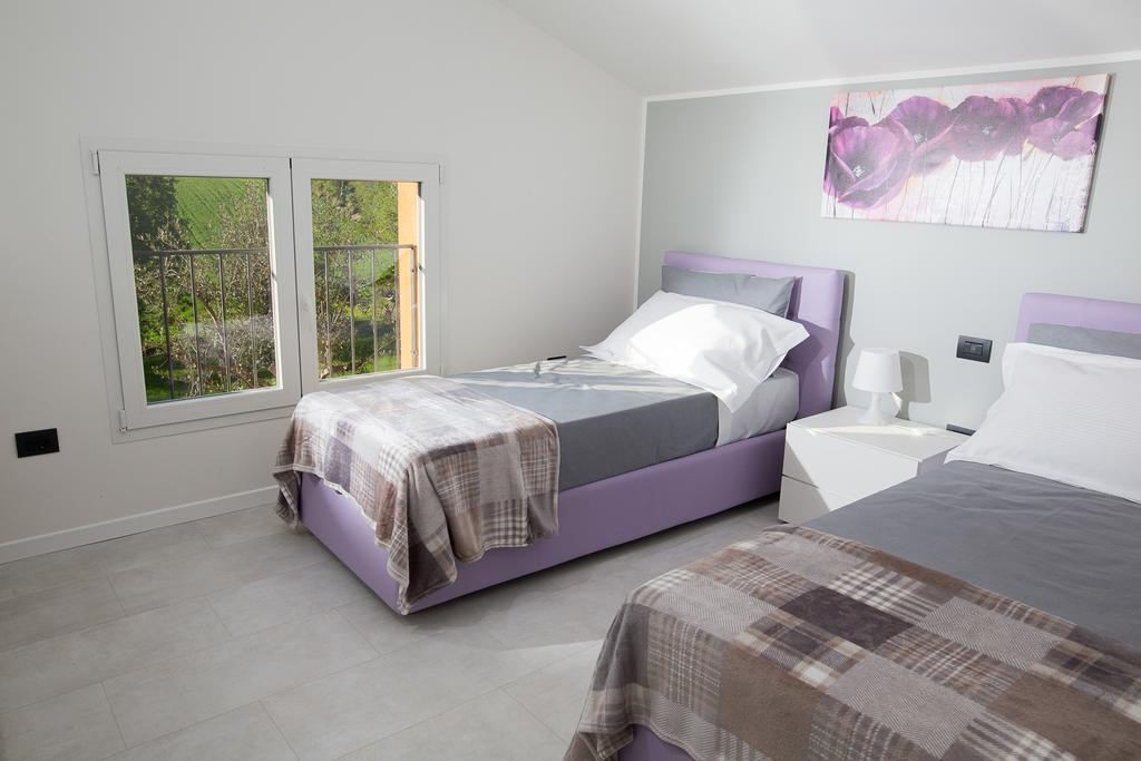 Ostra Vetere Montenovo Country House מראה חיצוני תמונה