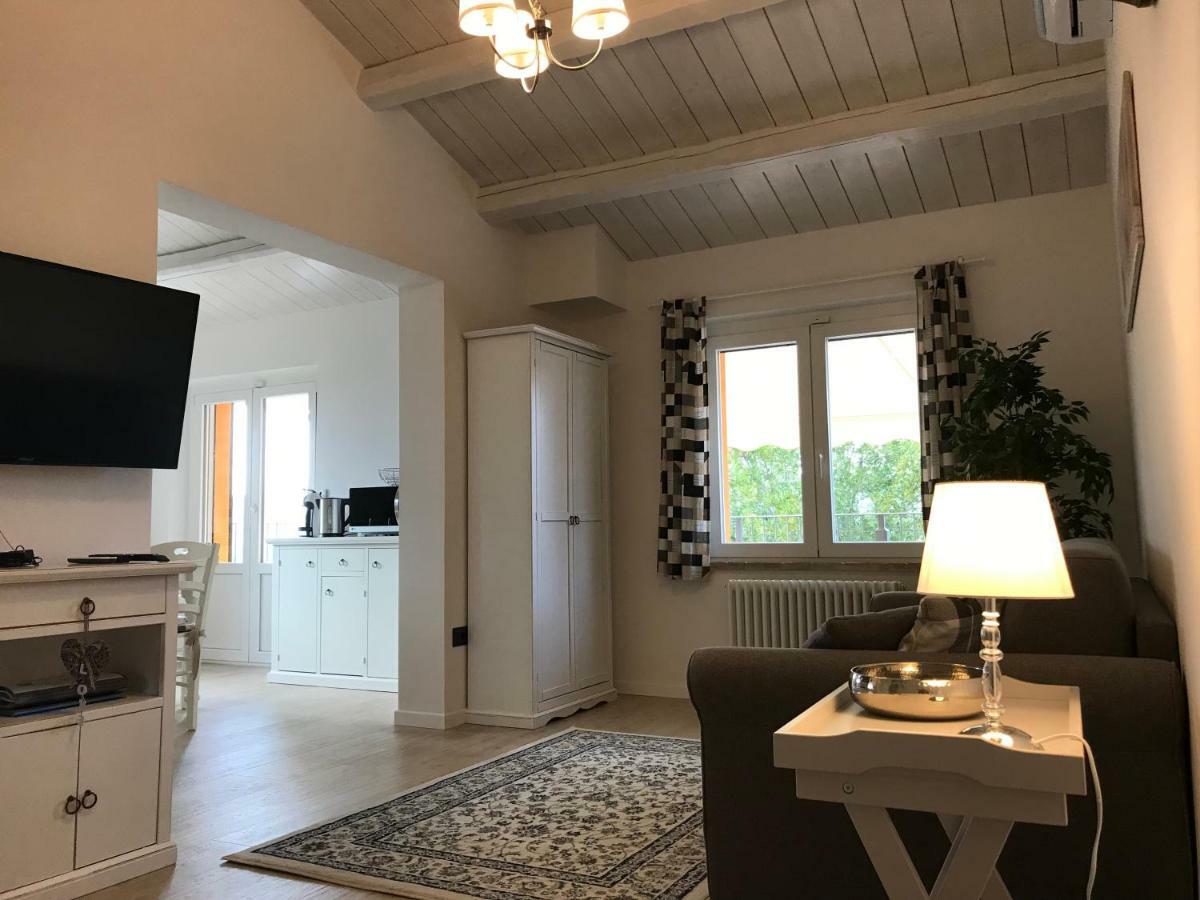 Ostra Vetere Montenovo Country House מראה חיצוני תמונה