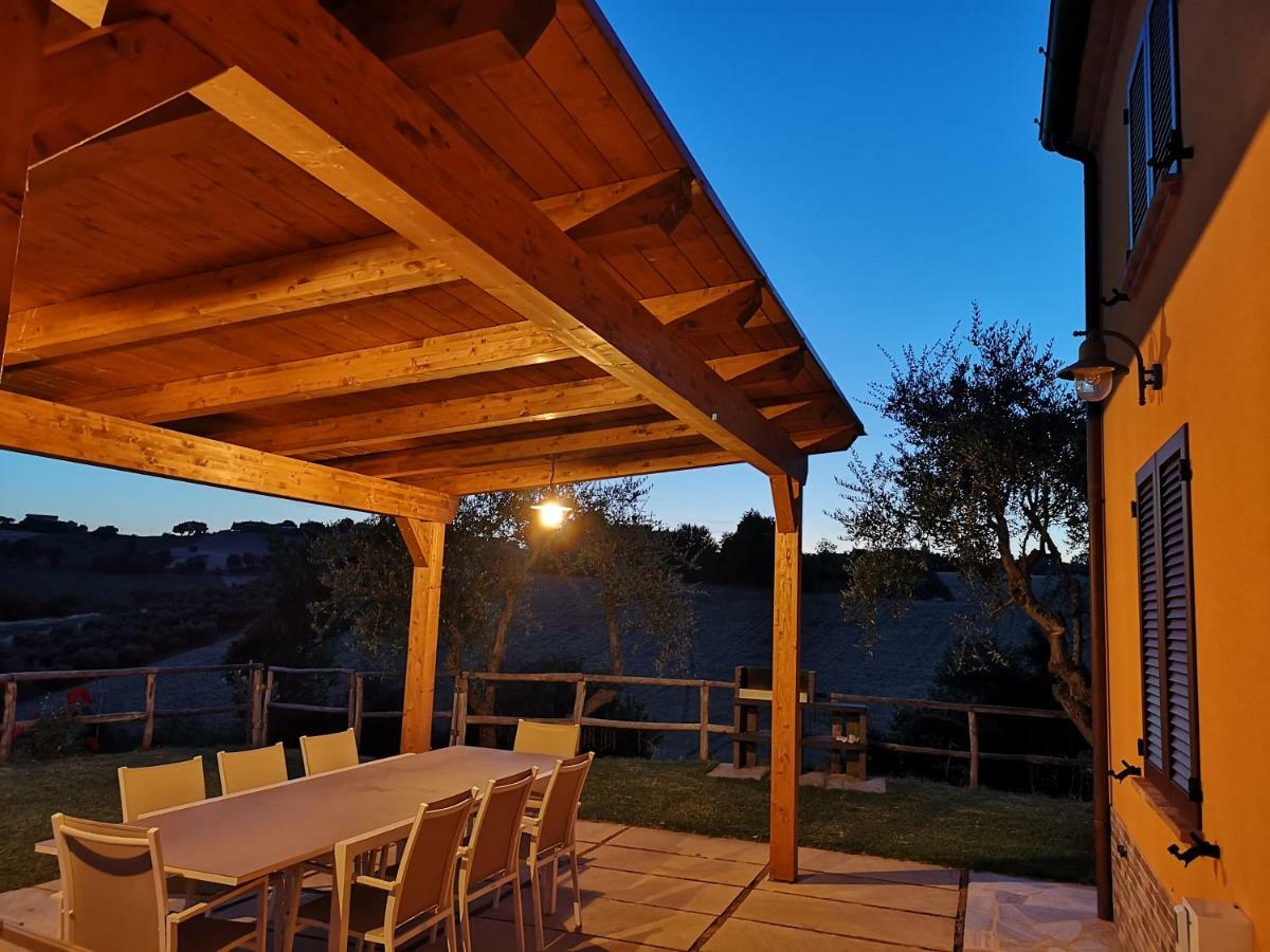 Ostra Vetere Montenovo Country House מראה חיצוני תמונה