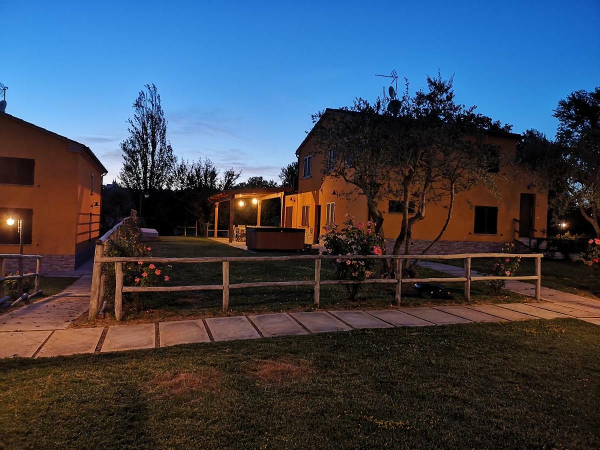 Ostra Vetere Montenovo Country House מראה חיצוני תמונה